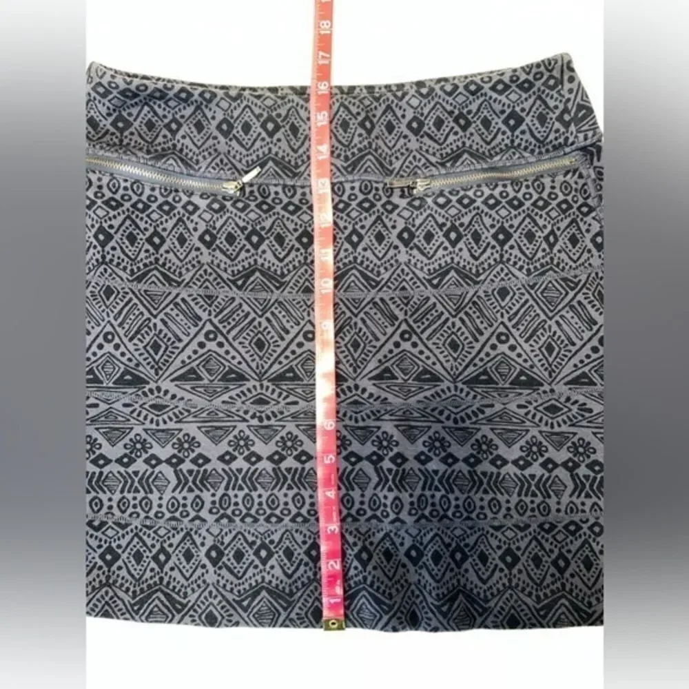 Athleta‎ Cassava Strata Tribal Printed Black/Grey Athletic Skirt small